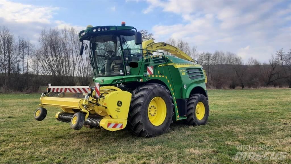 John Deere 8400i Selbstfahrende Häcksler