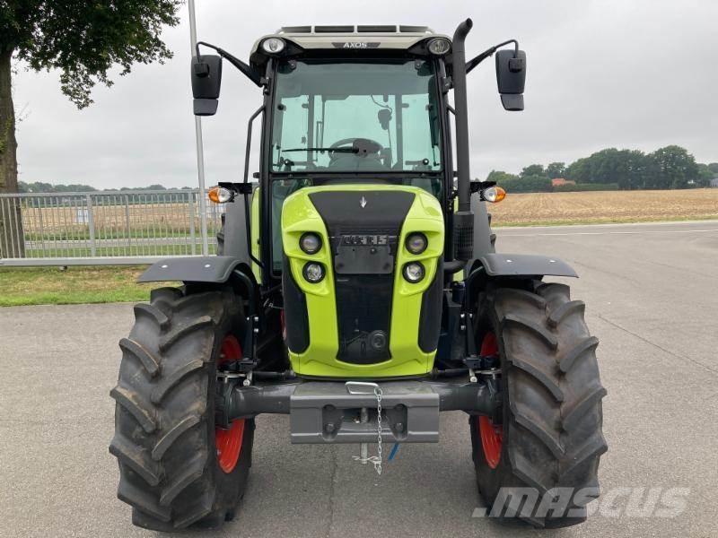 CLAAS AXOS 240 Traktoren