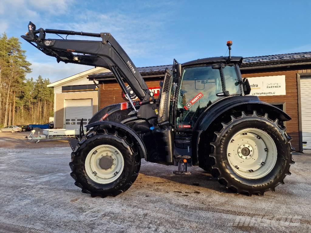 Valtra T 145 Active Traktoren