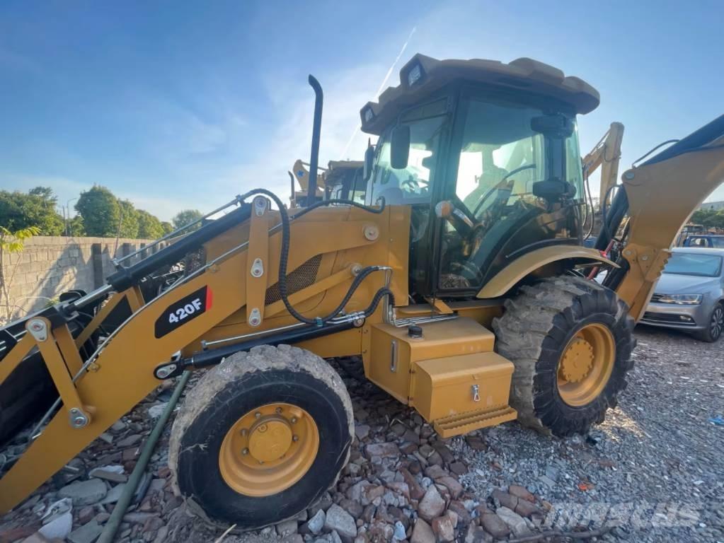 CAT 420F Baggerlader