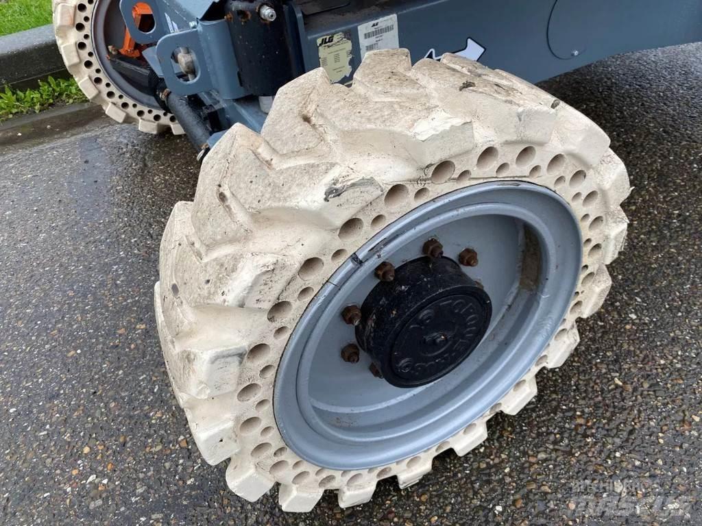 JLG 340AJ Gelenkteleskoparbeitsbühnen
