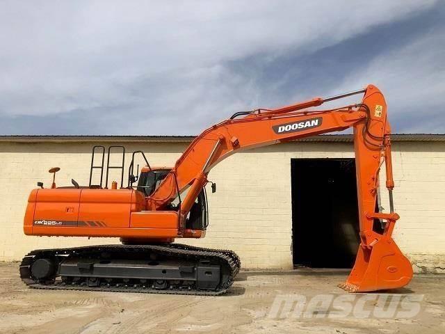 Doosan DX 225 Raupenbagger