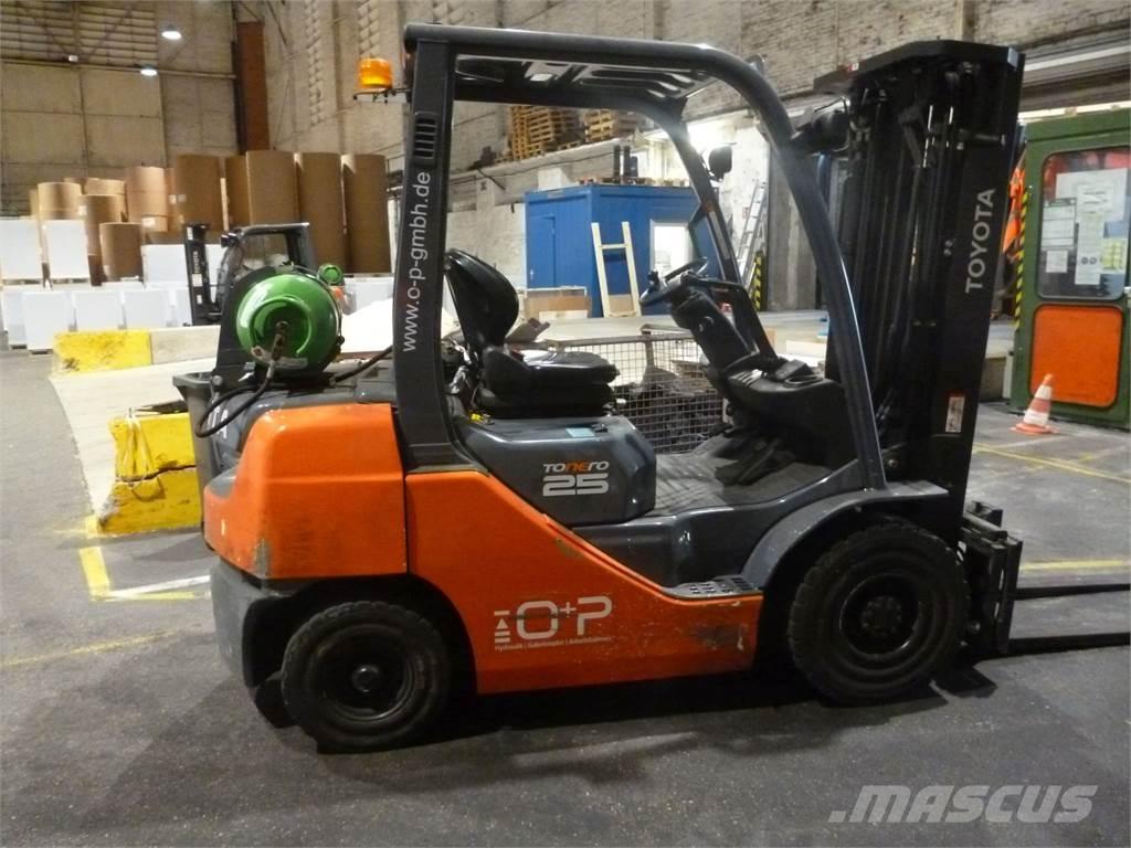 Toyota 02-8FGF25 Gasstapler