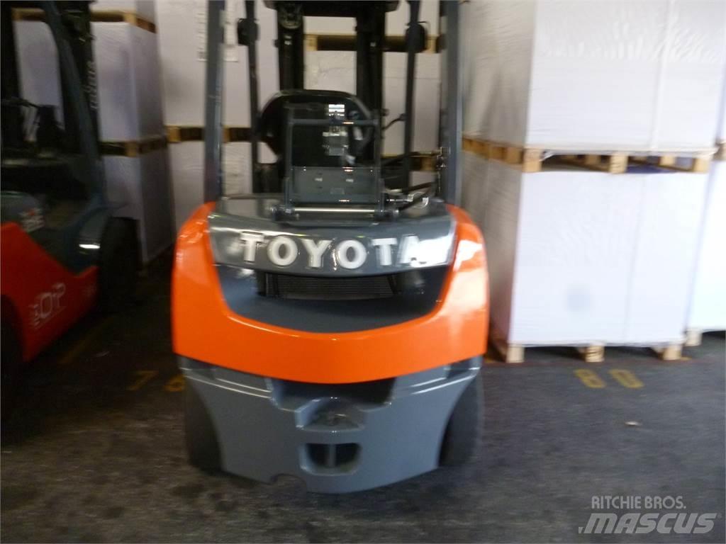 Toyota 02-8FGF25 Gasstapler
