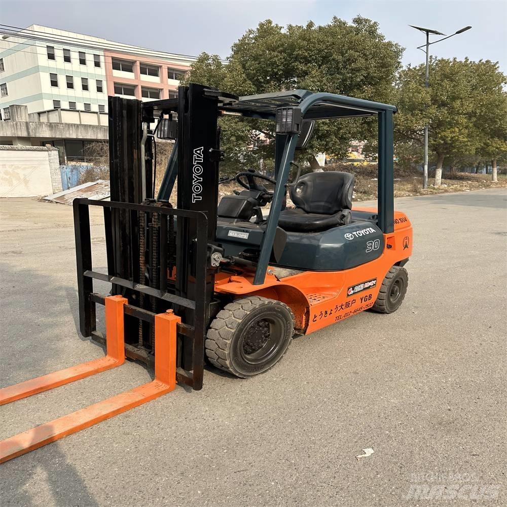 Toyota 02-7 FD F 30 Dieselstapler