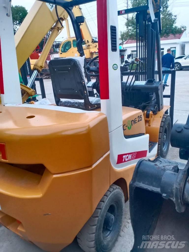 TCM FD 25 Dieselstapler