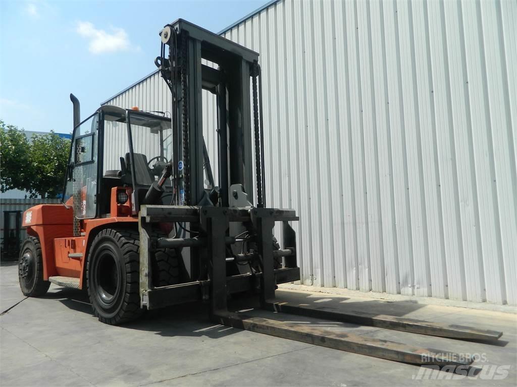 Kalmar DCE100 12 Dieselstapler