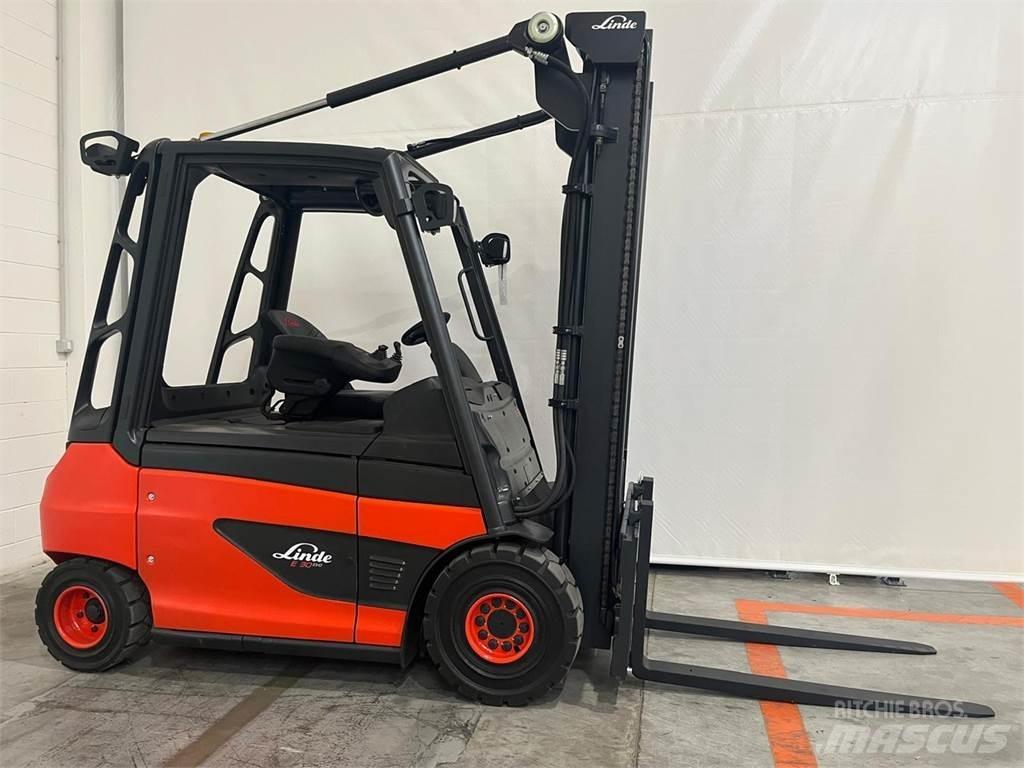 Linde E30-01 Elektrostapler