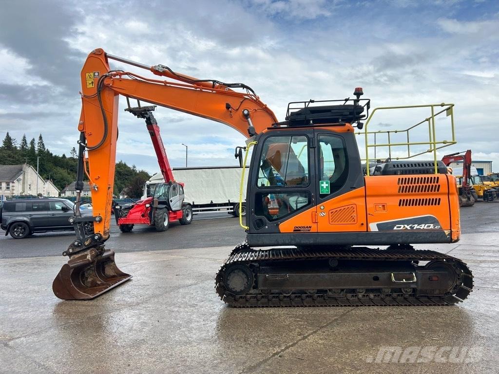 Doosan DX140 LC Raupenbagger