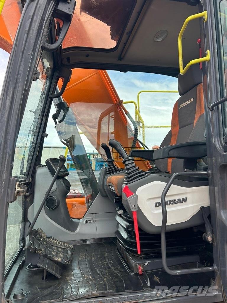 Doosan DX140 LC Raupenbagger