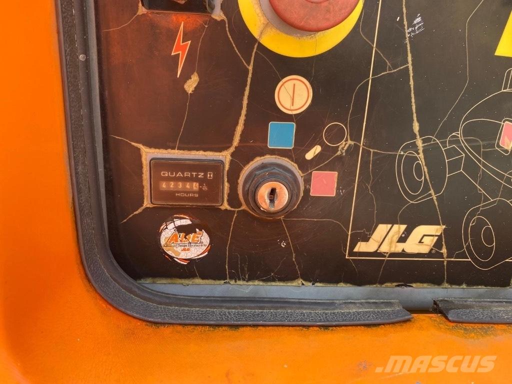 JLG 600 AJ Gelenkteleskoparbeitsbühnen