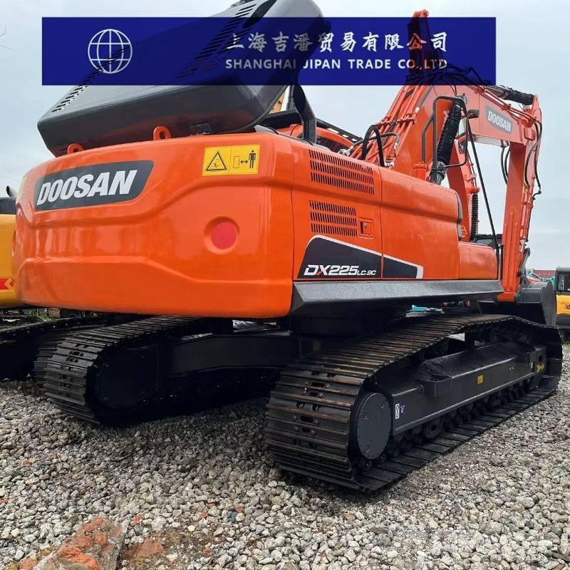 Doosan DX 225 Raupenbagger