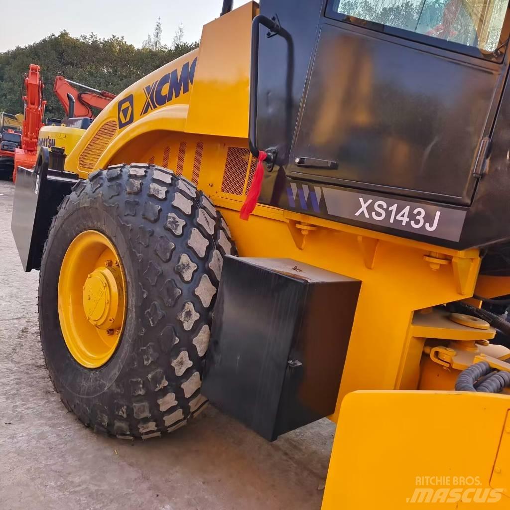 XCMG XS 143J Walzenzüge