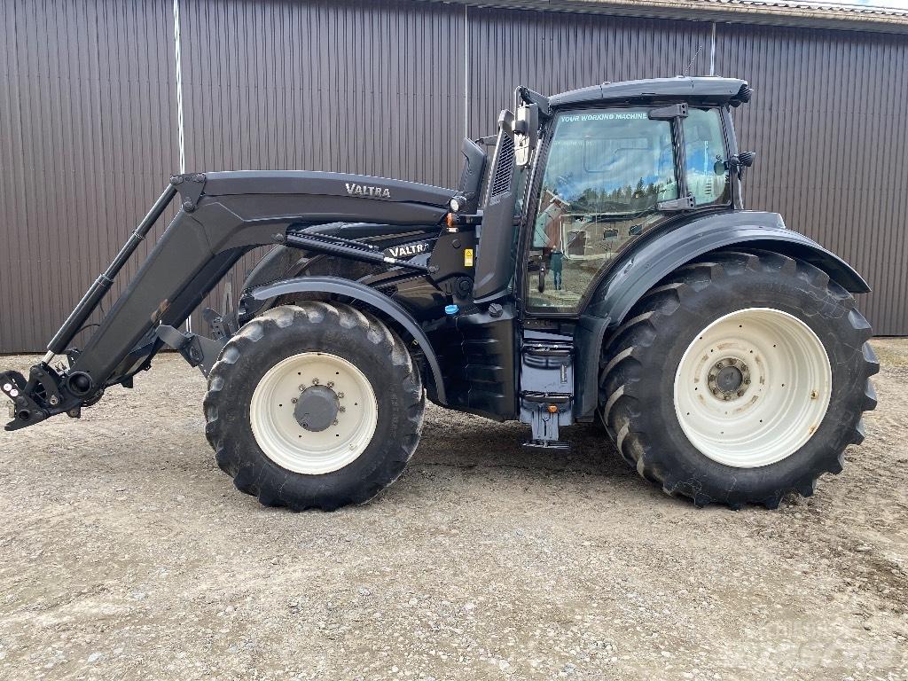 Valtra T 254 V Traktoren