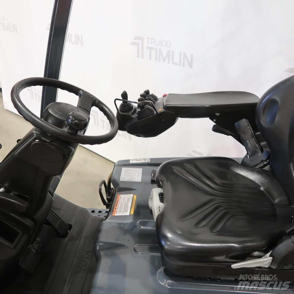Toyota 8FBEK18T Elektrostapler