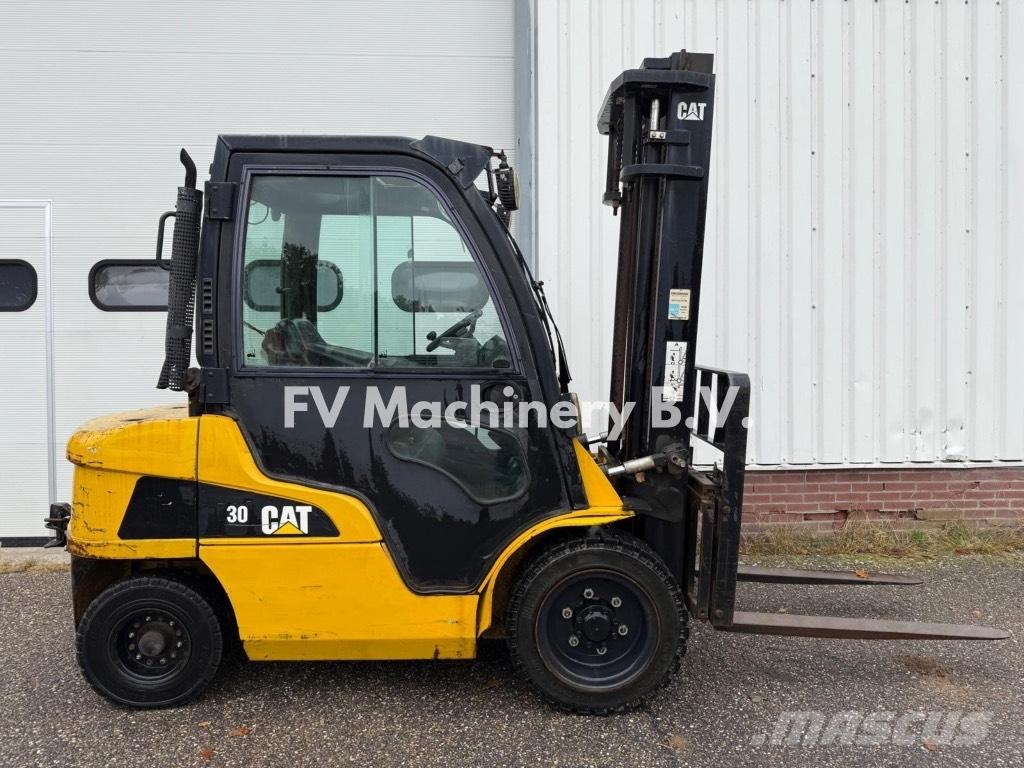 CAT DP 30 N Dieselstapler