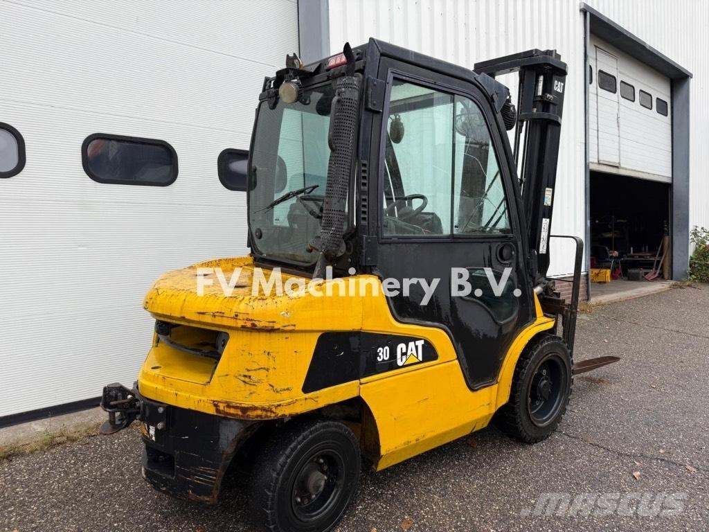CAT DP 30 N Dieselstapler