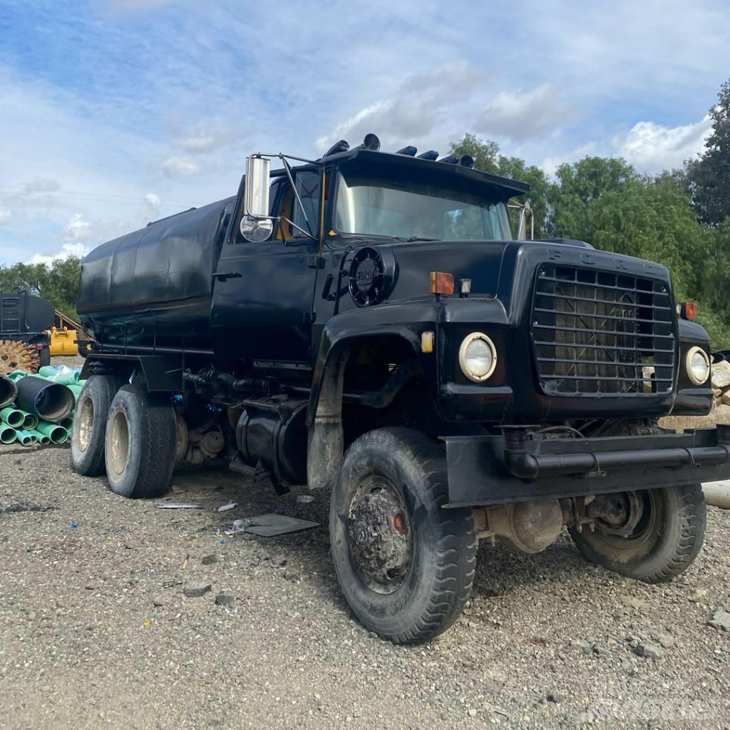 Ford 6 x 6 Wassertanker