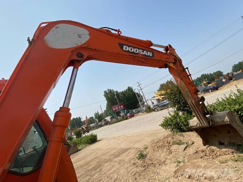 Doosan DH80 Raupenbagger