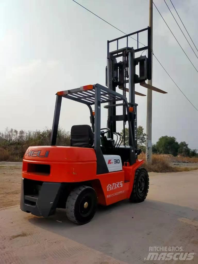 Heli CPCD 30 Dieselstapler