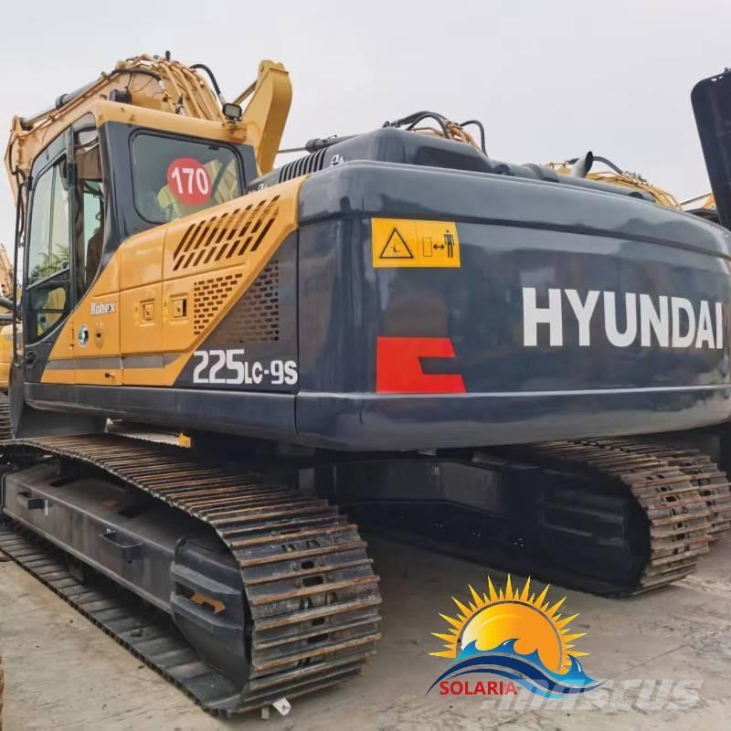 Hyundai R225LC Raupenbagger
