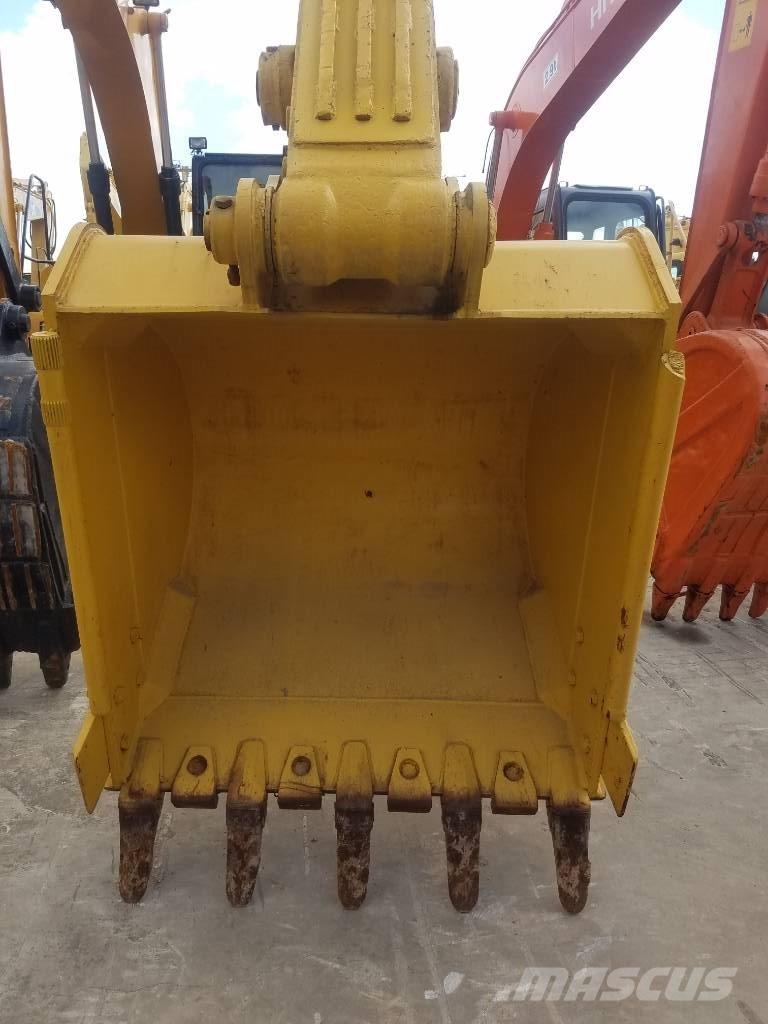 Komatsu PC 220-8 Raupenbagger