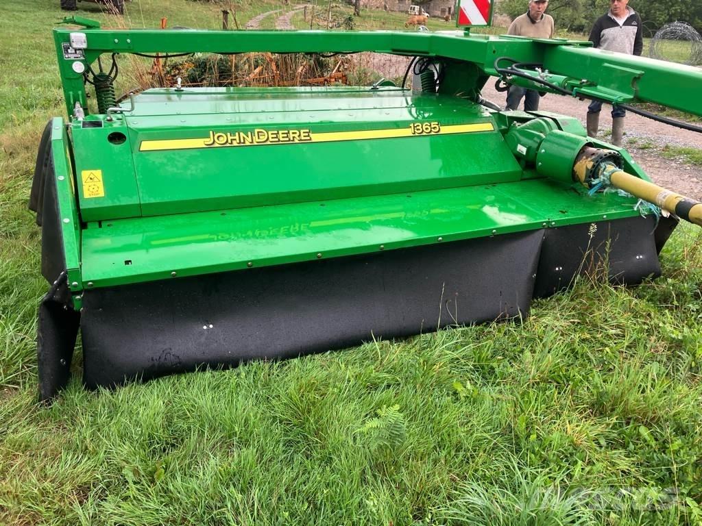 John Deere 1365 Gezogene und selbstfahrende Mäher