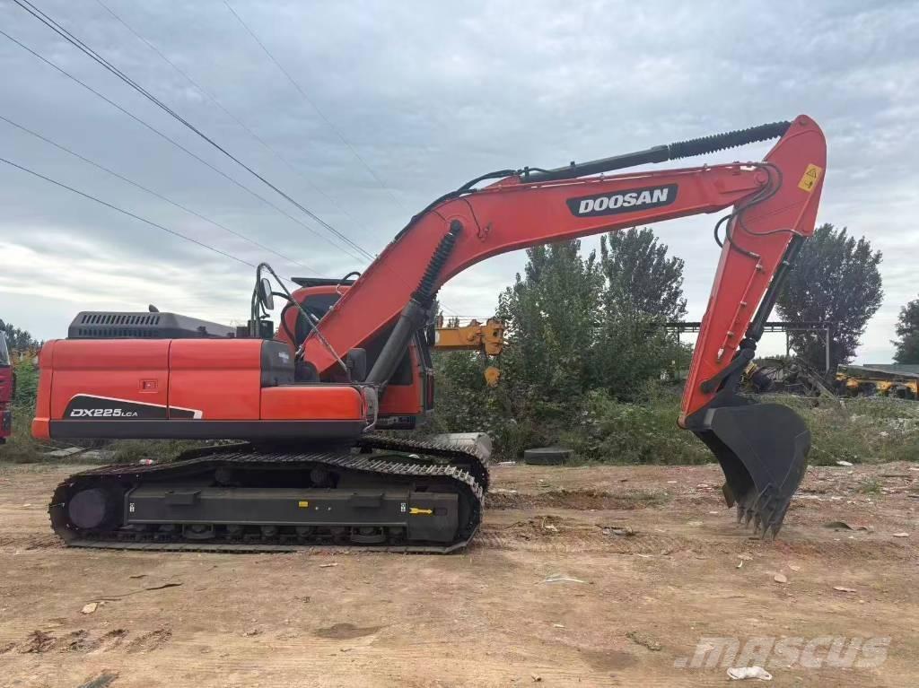 Doosan DX 225 Raupenbagger