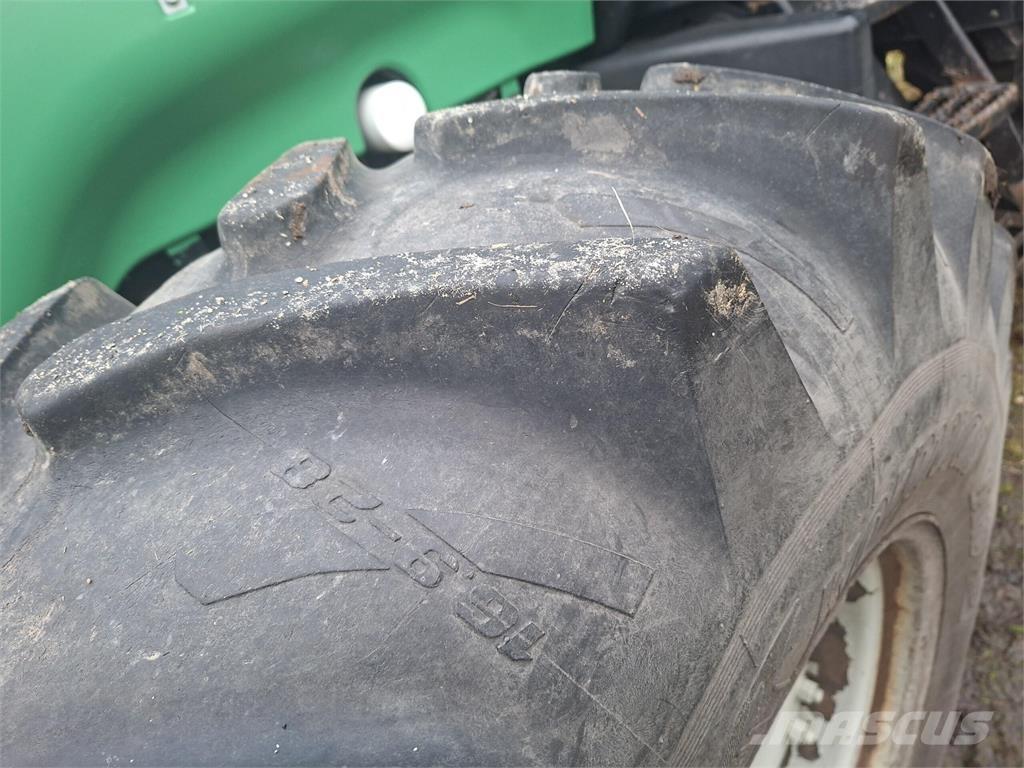 Valtra T190 7.4 Traktoren