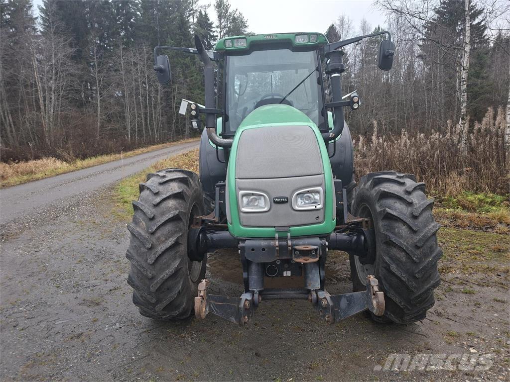Valtra T190 7.4 Traktoren