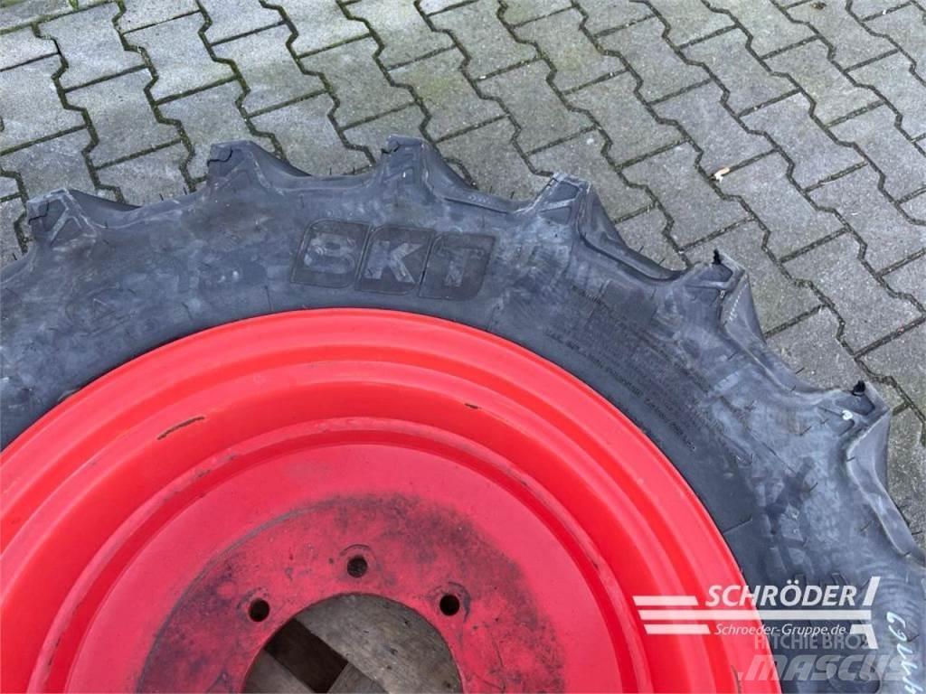 BKT 1X 320/70 R24 Reifen
