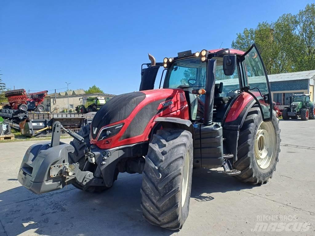 Valtra T 234 A Traktoren
