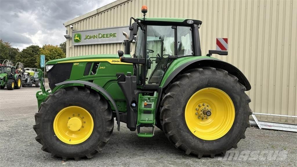 John Deere 6M 240 Traktoren