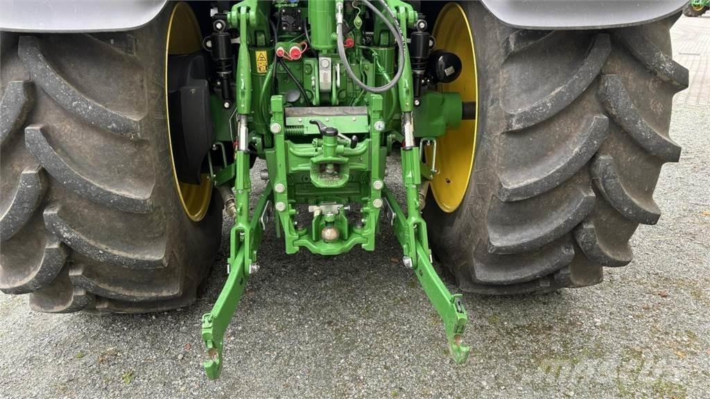 John Deere 6M 240 Traktoren