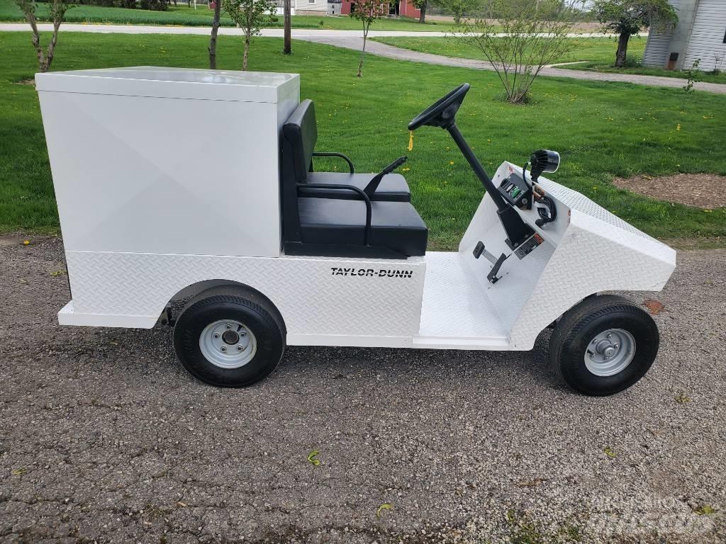Taylor-Dunn R380 Schlepper