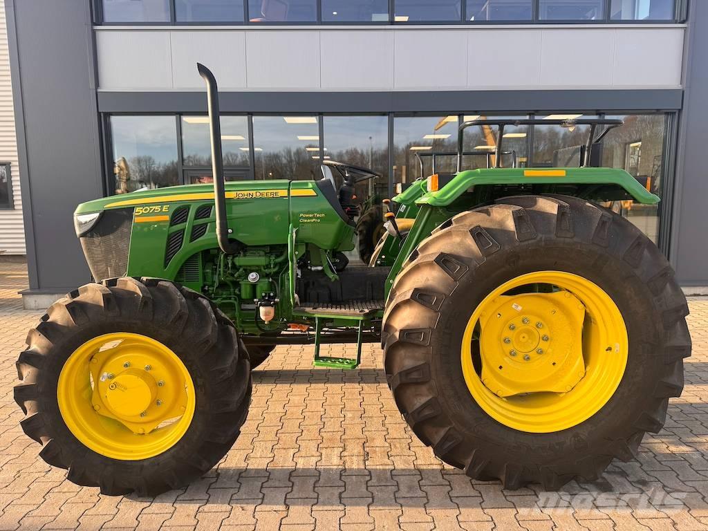 John Deere 5075 E Traktoren
