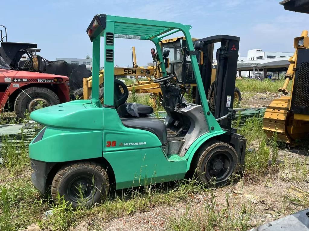 Mitsubishi FD 30 N Dieselstapler