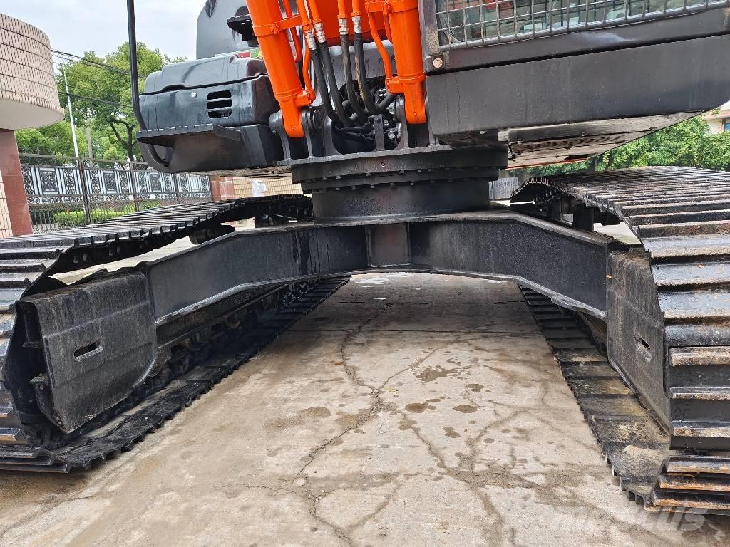 Hitachi ZX 200 Raupenbagger