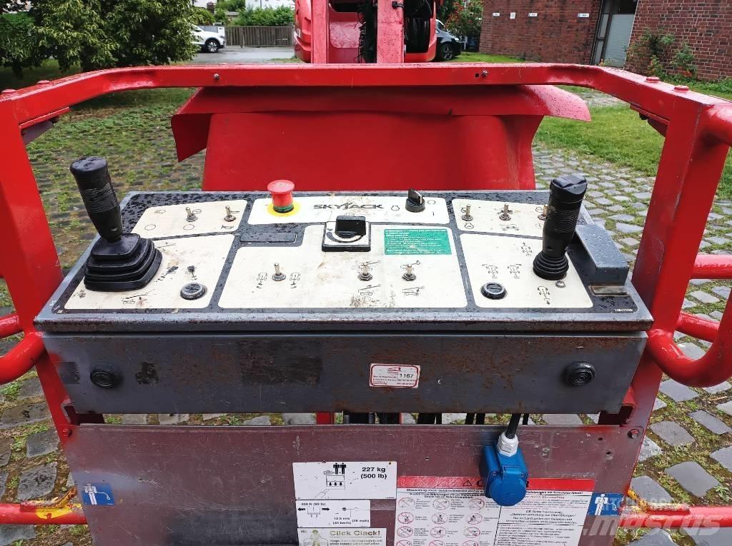 SkyJack SJ 66 T Teleskopbühnen