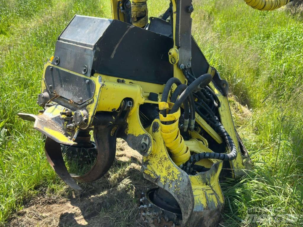 John Deere 1470 E Harvester
