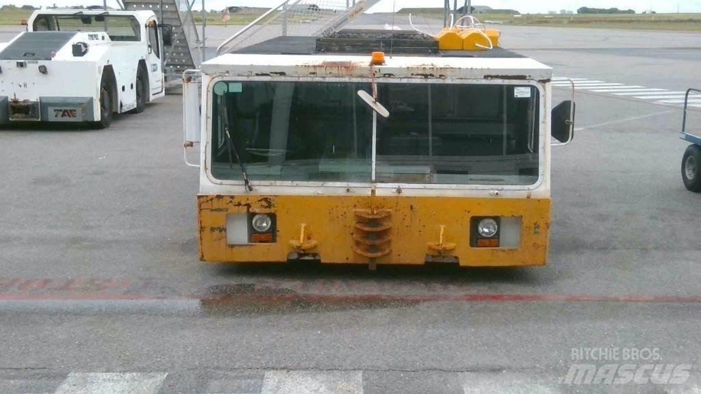 Douglas DC 11 Sonstige Flurförderzeuge