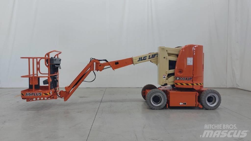 JLG E300AJP Gelenkteleskoparbeitsbühnen