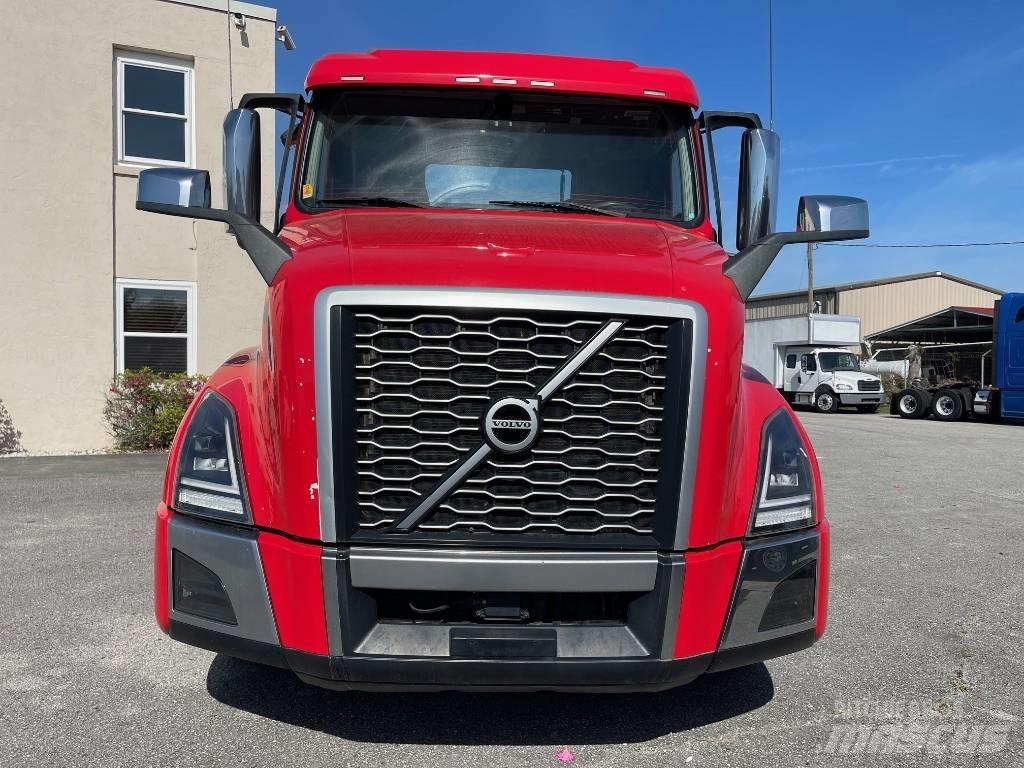 Volvo VNL64T300 Sattelzugmaschinen