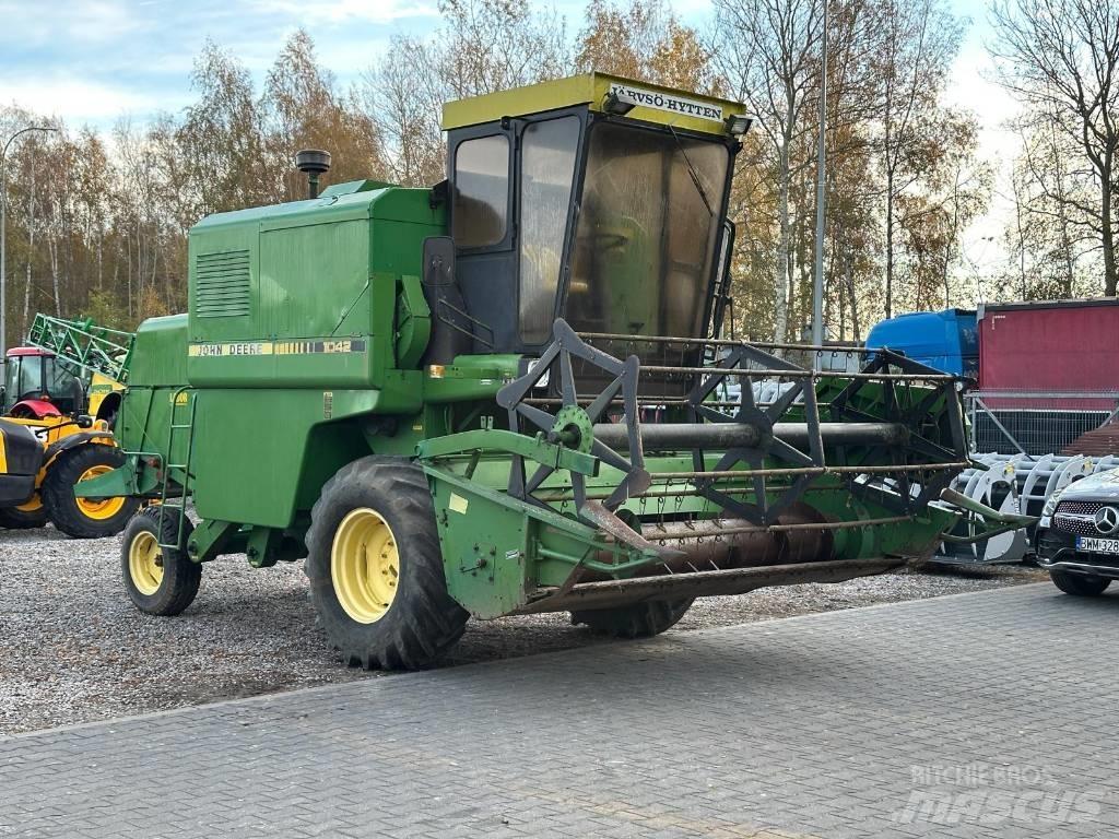 John Deere 1042 Mähdrescher
