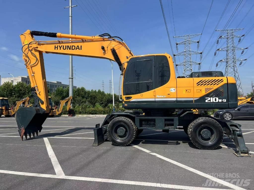 Hyundai R210W-9 Mobilbagger