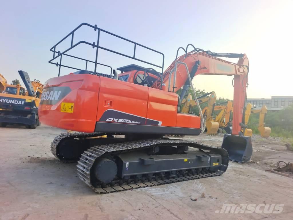 Doosan DX 225 LC-9C Raupenbagger