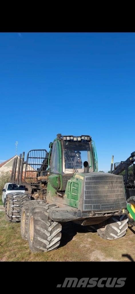 John Deere 1110E Forwarder