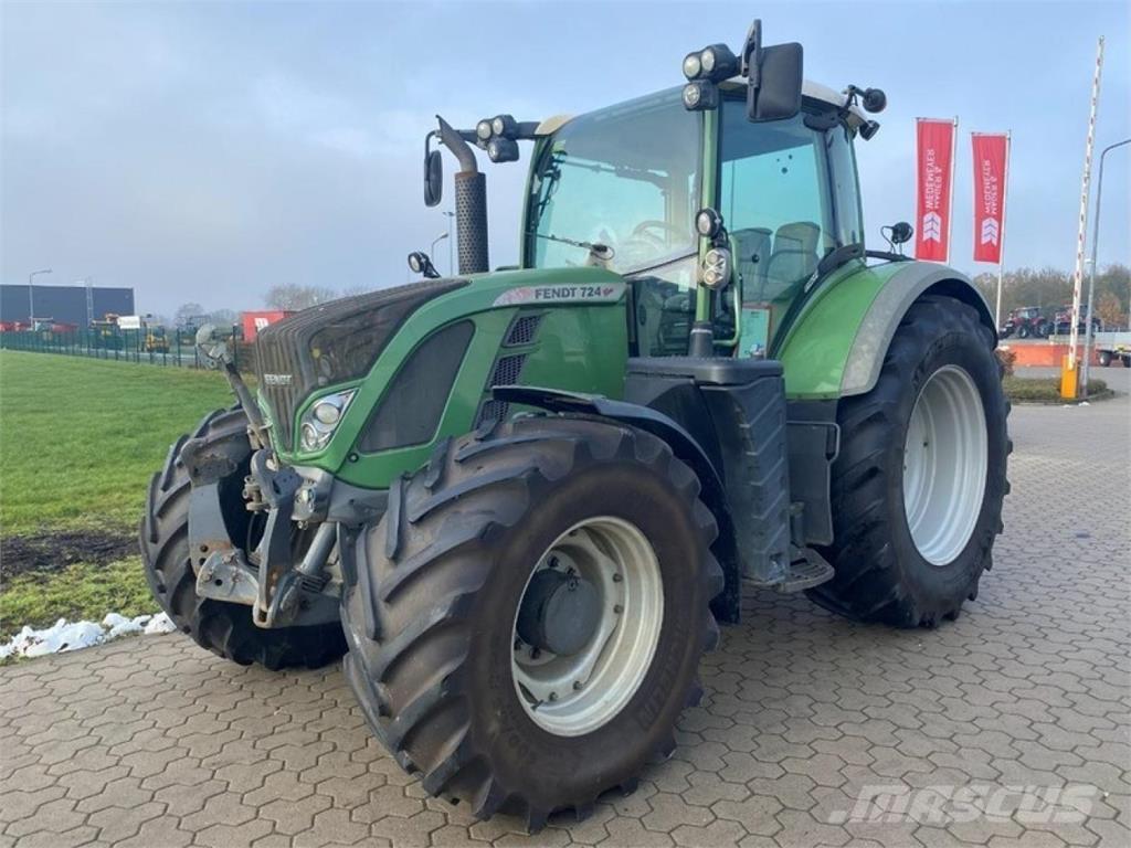Fendt 724 PROFI Traktoren