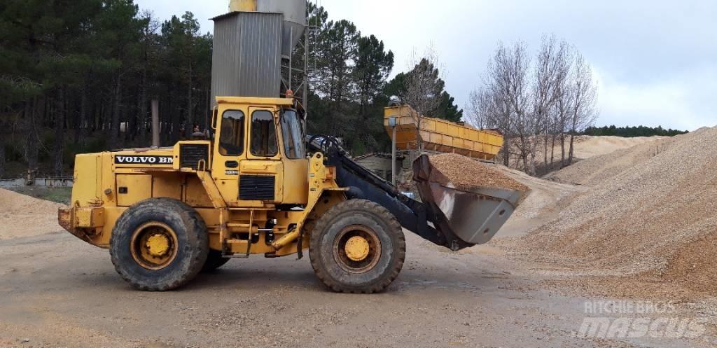  Cargadora volvo L90 Minilader