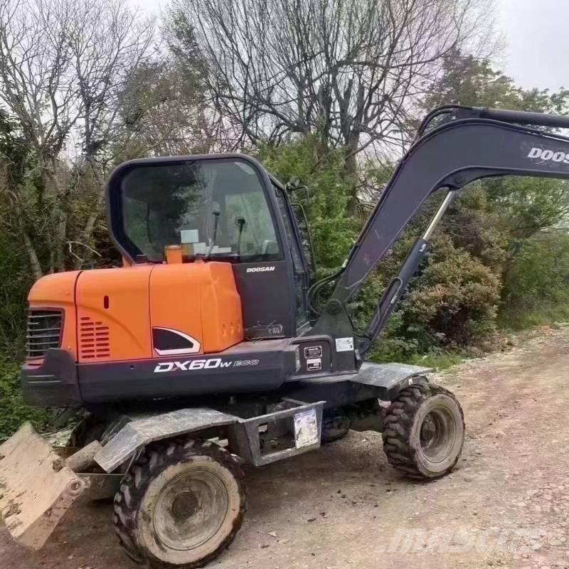 Doosan DX60W Mobilbagger